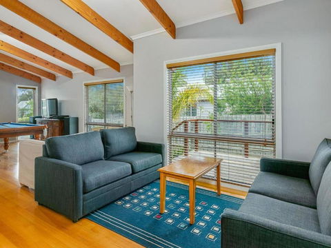 Red Rocks Villa - Hervey Bay Accommodation 2