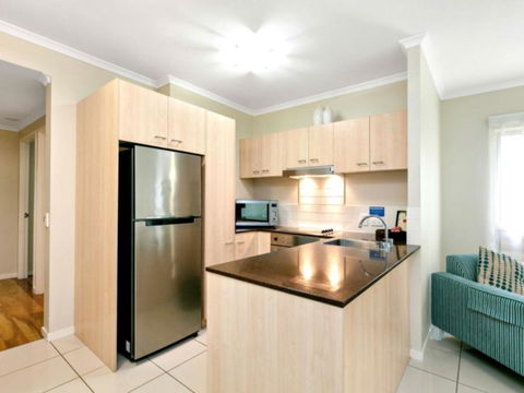Beachside Mantra 821 Palm Cove - Hervey Bay Accommodation 2
