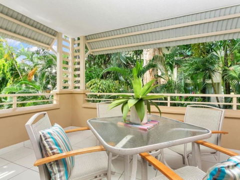 Beachside Mantra 821 Palm Cove - Hervey Bay Accommodation 6