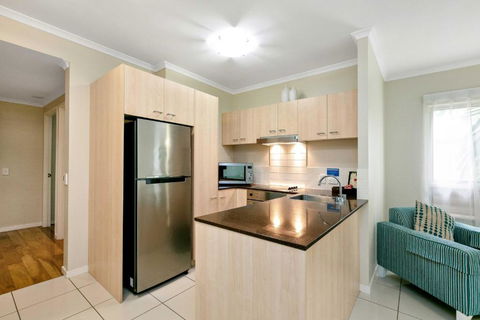 Beachside Mantra 821 Palm Cove - Hervey Bay Accommodation 4