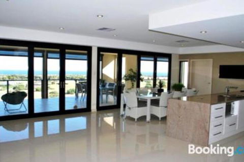 Eagles Nest - Tourism Hervey Bay 4