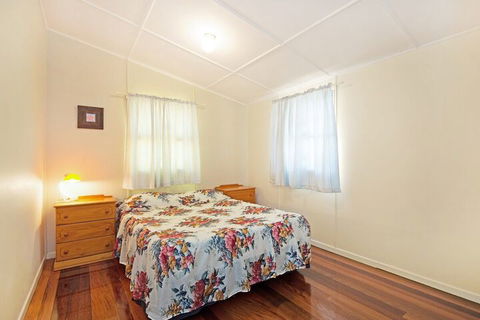 Close To Water Restaurants & Clubs Toorbul St. Bongaree - Hervey Bay Accommodation 4