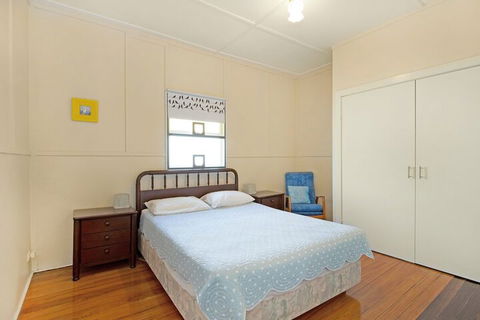 Close To Water Restaurants & Clubs Toorbul St. Bongaree - Hervey Bay Accommodation 2