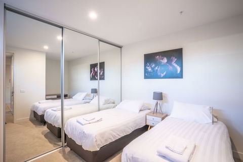 Poplar Apartments - Hervey Bay Accommodation 1