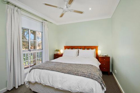 Hilldo Lovely Mountainside Accommodation - Hervey Bay Accommodation 6