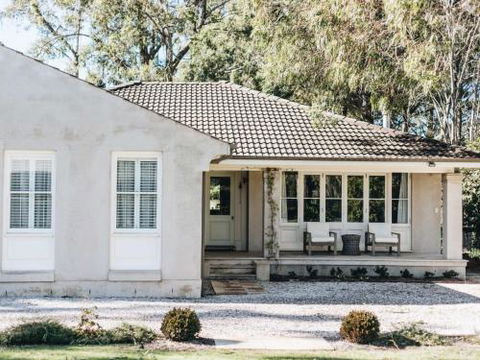 KIRRIEMUIR Burradoo Southern Highlands 4pm Check Out Sunday - Hervey Bay Accommodation 0