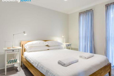 BLUE WATERS Gerringong 4pm Check Out Sundays - Hervey Bay Accommodation 0
