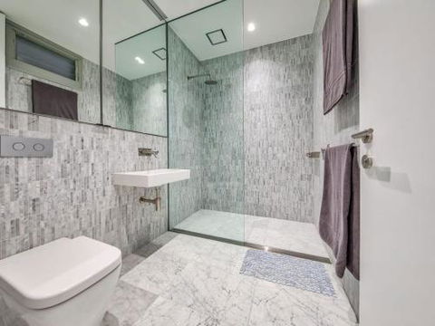 FAIRYTALE Gerroa 4pm Check Out Sundays - Tourism Hervey Bay 4