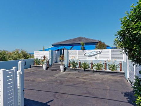 NANNY & POPPYS BEACH HOUSE Gerroa 4pm Check Out Sundays - Hervey Bay Accommodation 5