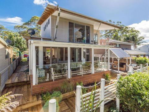 Majestic On Palm Beach Full House 4pm Check Out Sundays - Hervey Bay Accommodation 0