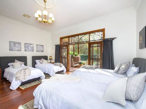 THE ELMS Berry Berry & Surrounds 4pm Check Out Sundays - Hervey Bay Accommodation 6