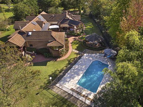 THE ELMS Berry Berry & Surrounds 4pm Check Out Sundays - Hervey Bay Accommodation 2