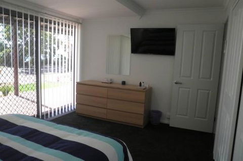 Almonta Apartments On The Water Front - Tourism Hervey Bay 5