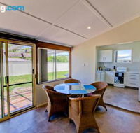 Cottage on River - Tourism Hervey Bay