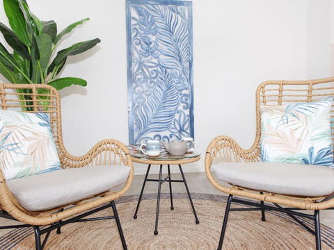 April 19 4 Bedroom Home On Canal With Pool Pontoon Aircon & WiFi! - Hervey Bay Accommodation 1
