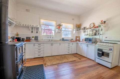 The Cottage Bondonga - Tourism Hervey Bay 1