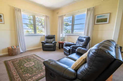 The Cottage Bondonga - Tourism Hervey Bay 4