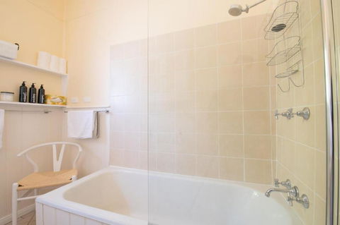 The Cottage Bondonga - Tourism Hervey Bay 5