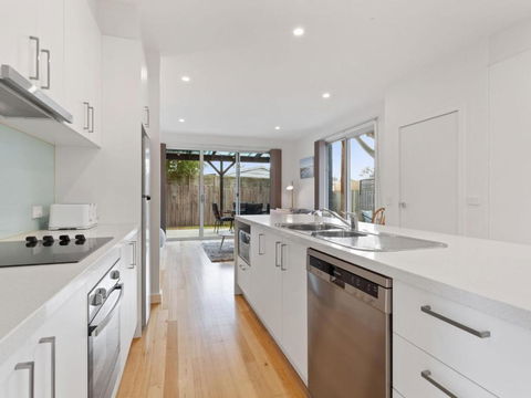 NORMANBY Coastal FREE WIFI & NETFLIX - Tourism Hervey Bay 4