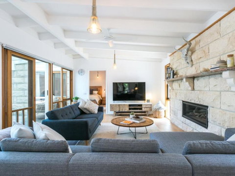 Stunning Sorrento Escape With Pool - Hervey Bay Accommodation 6