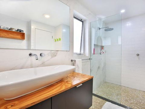 Arklow I Pet Friendly With Ocean Views - Hervey Bay Accommodation 1