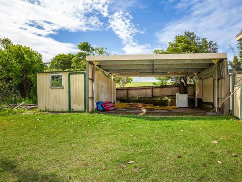 Arklow I Pet Friendly With Ocean Views - Hervey Bay Accommodation 5