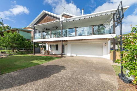 Beaches - Hervey Bay Accommodation 0