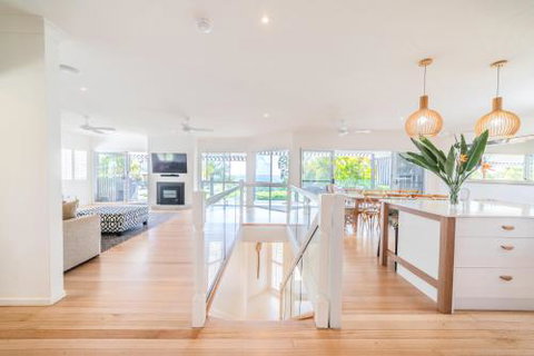 Beaches - Hervey Bay Accommodation 2