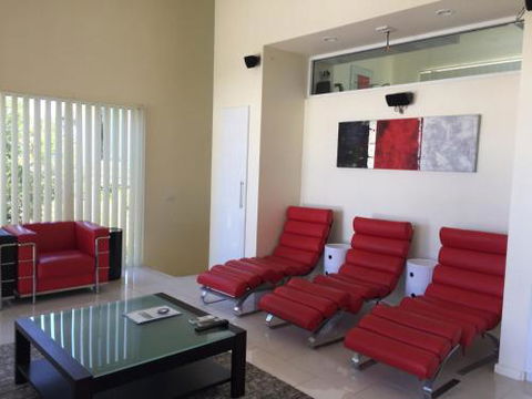 The White House Sandy Point - Hervey Bay Accommodation 5