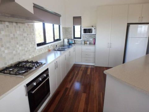 37 Oceanview Parade Sandy Point - Hervey Bay Accommodation 3