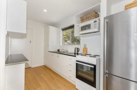 Rosella Cottage Waratah Bay - Hervey Bay Accommodation 3