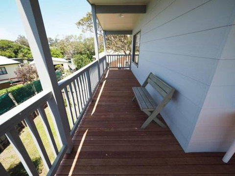 Sunset Deck Beach House Sandy Point - Hervey Bay Accommodation 6
