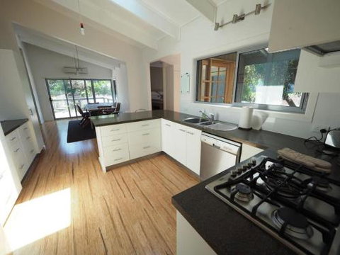 Sleepy Hollow Sandy Point - Hervey Bay Accommodation 3