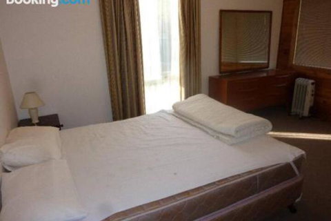 11 The Boulevarde Sandy Point - Hervey Bay Accommodation 2