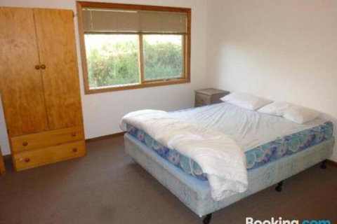 11 The Boulevarde Sandy Point - Hervey Bay Accommodation 3
