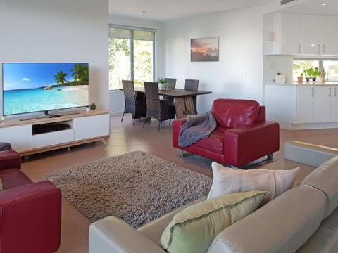 Sunshine Beach Retreat 3 Bedroom Family Apartment Wifi Netflix 2 Cars - Tourism Hervey Bay 1