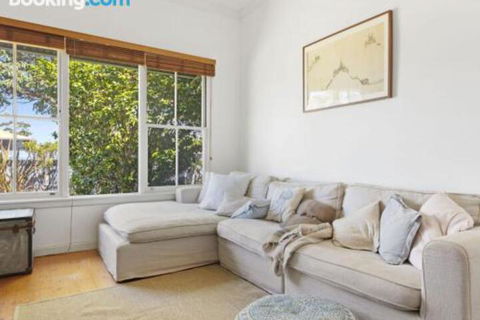 Blue Belle At Huskisson 4pm Check Out Sundays - Hervey Bay Accommodation 1
