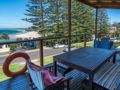 CARMELONE Gerroa 4pm Check Out On Sundays - Hervey Bay Accommodation 0