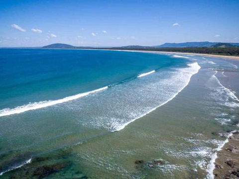 CARMELONE Gerroa 4pm Check Out On Sundays - Hervey Bay Accommodation 3