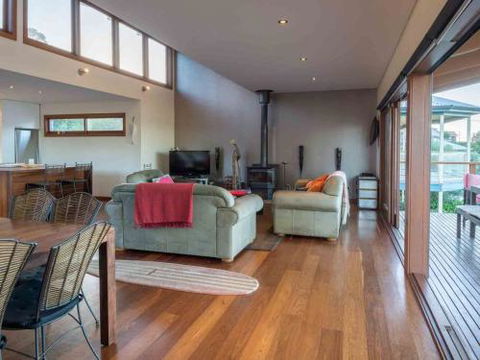 CARMELONE Gerroa 4pm Check Out On Sundays - Hervey Bay Accommodation 6