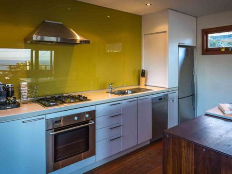 CARMELONE Gerroa 4pm Check Out On Sundays - Hervey Bay Accommodation 4