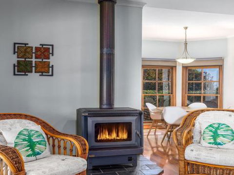 GULL HOUSE Kiama 4pm Check Out Sundays - Hervey Bay Accommodation 4