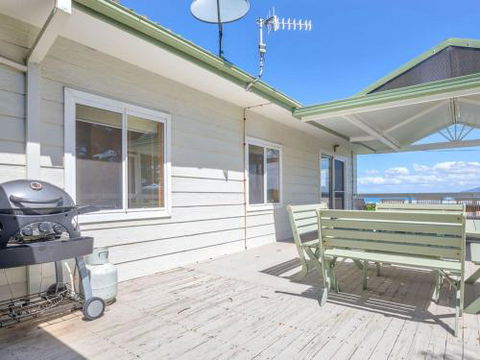 FRESHWATER Gerroa 4pm Check Out Sundays - Hervey Bay Accommodation 0
