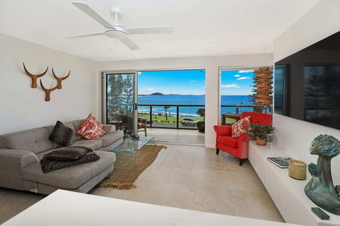 SPECTACULAR OCEAN FRONT Sounion6 - Tourism Hervey Bay 5