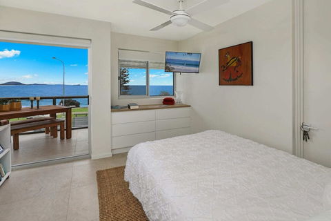 SPECTACULAR OCEAN FRONT Sounion6 - Tourism Hervey Bay 0