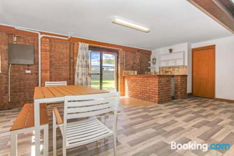 Stingray Shores Your Riverside Escape - Hervey Bay Accommodation 4