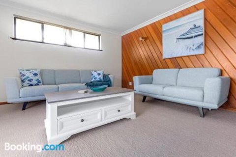 Stingray Shores Your Riverside Escape - Hervey Bay Accommodation 2