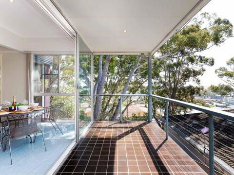 Views Of Shoal Bay 75 Ronald Ave Views & Air Con - Hervey Bay Accommodation 1