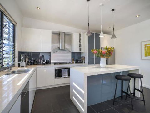 ARALUEN HOUSE Werri Beach 4pm Check Out Sundays - Tourism Hervey Bay 6