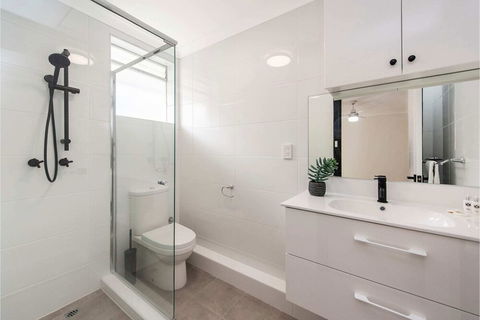 Executive 1BR Suite - Close To Foreshore & Cbd - Hervey Bay Accommodation 4